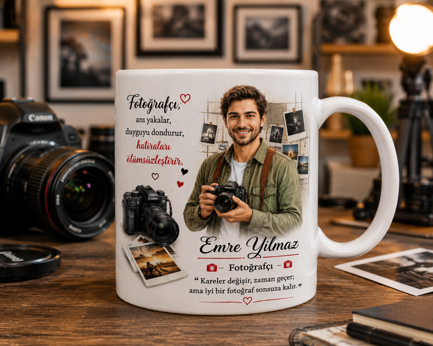 Kişiye Özel Fotoğrafçı Kupa Bardak – Gerçek Fotoğraflı Renkli Tasarım ve Mesleki Gururu Yansıtan Özel Hediye